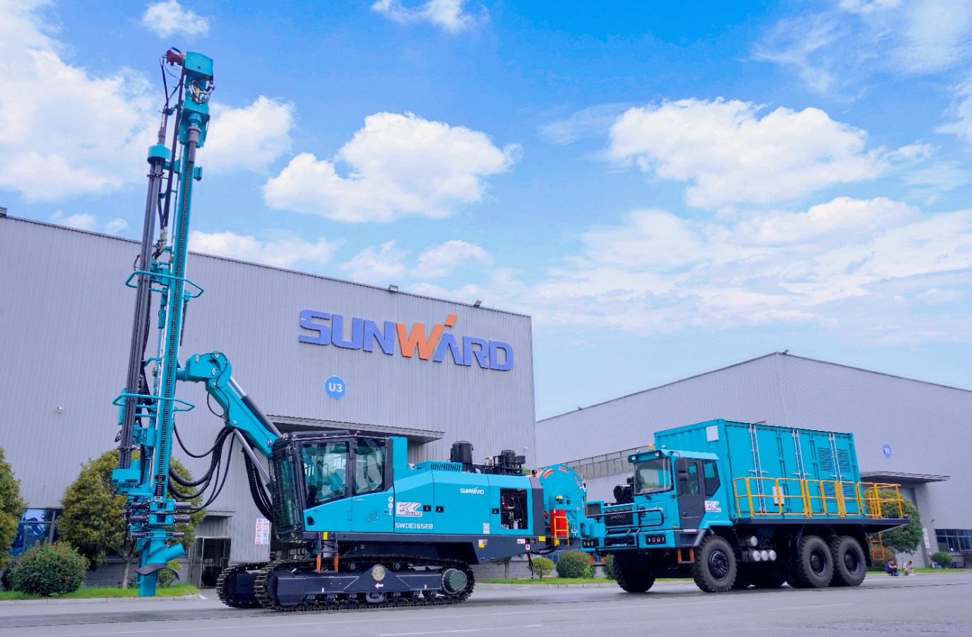 LETOU乐投智能SWDE165EB电动潜孔钻机重磅下线，，，，，，，，开启绿色钻爆新时代