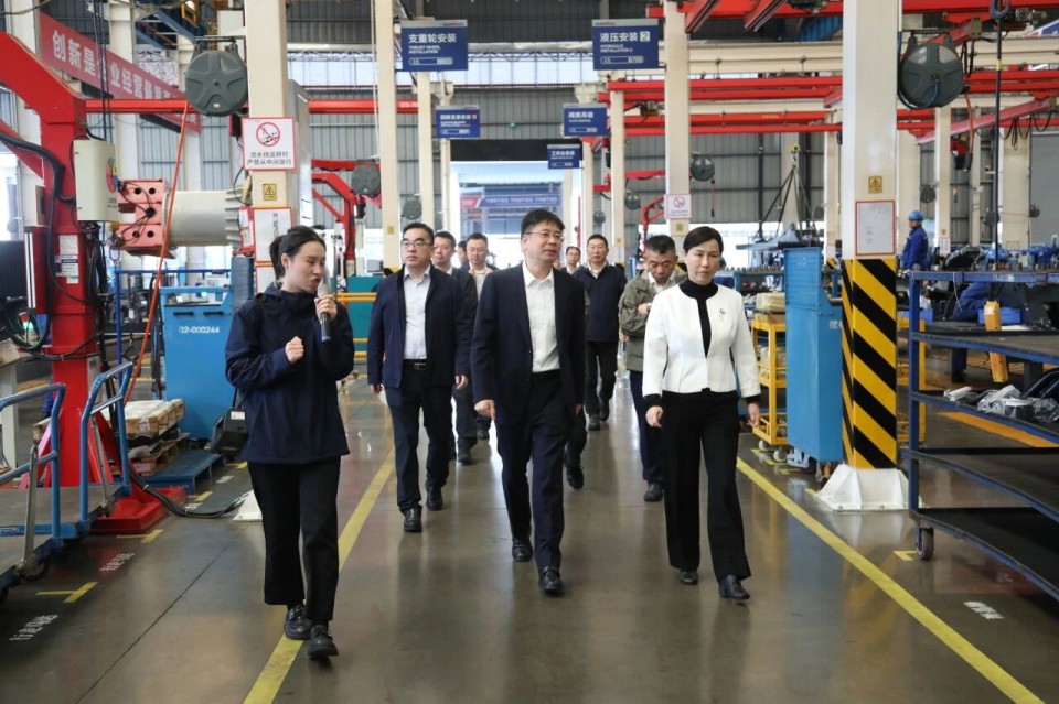 聚焦应急装备研爆发产，，，，，，，共探实战适配新路径——广州市应急治理局党委书记、局长叶芳调研LETOU乐投智能